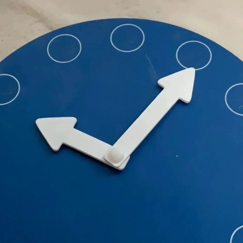 Clock - Picture 4 of 4